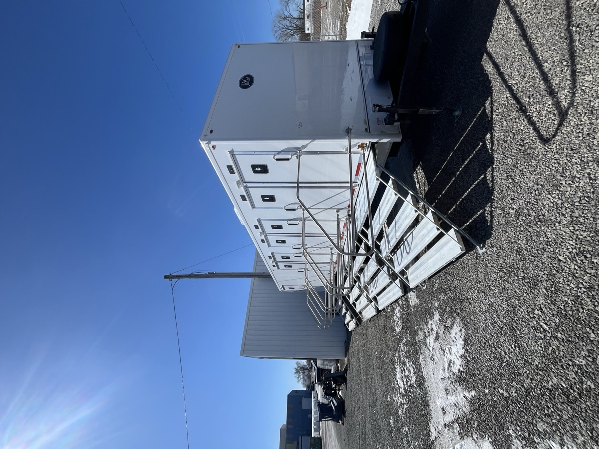 10-Station 7-Door Restroom Trailer exterior